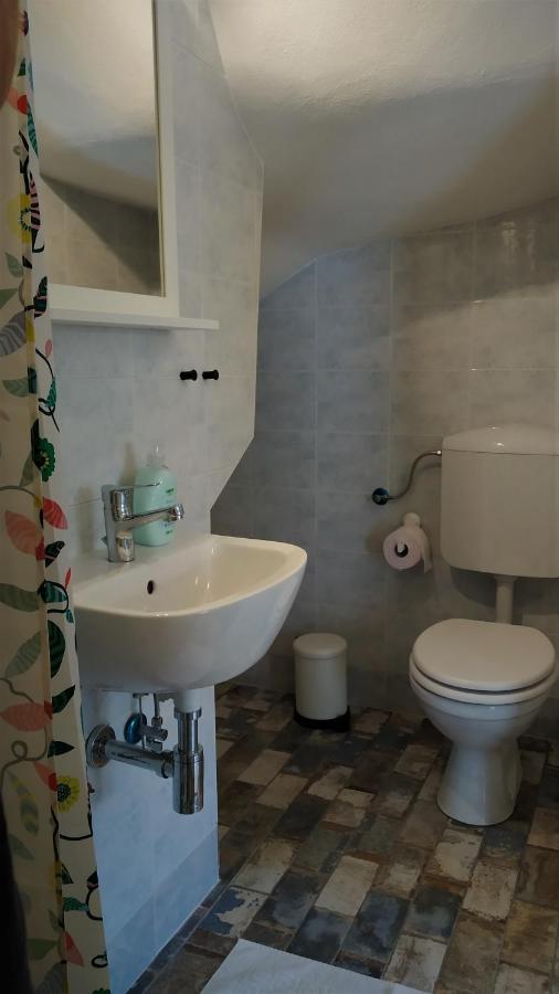 Postaja 33 Apartment Zgornje Skofije Bagian luar foto