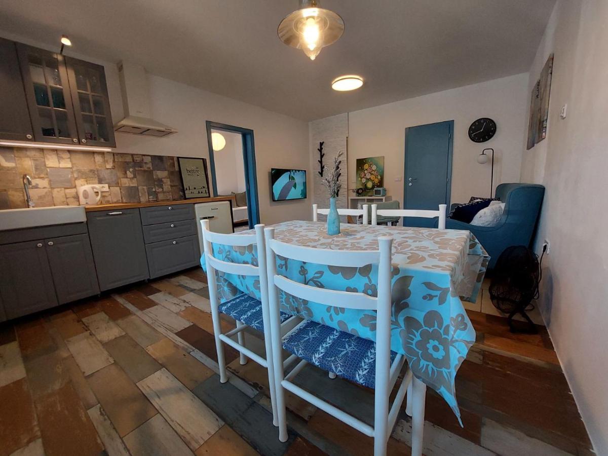 Postaja 33 Apartment Zgornje Skofije Bagian luar foto