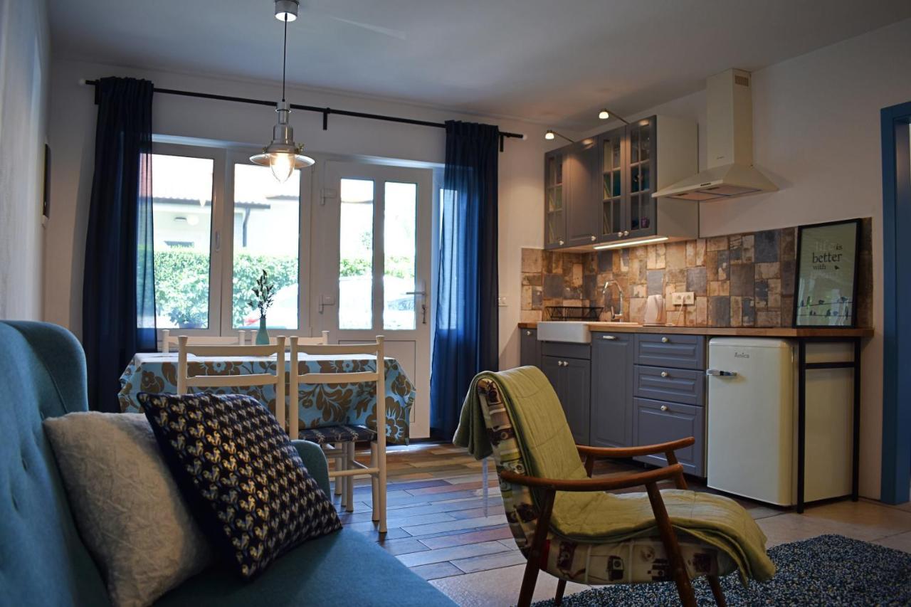 Postaja 33 Apartment Zgornje Skofije Bagian luar foto